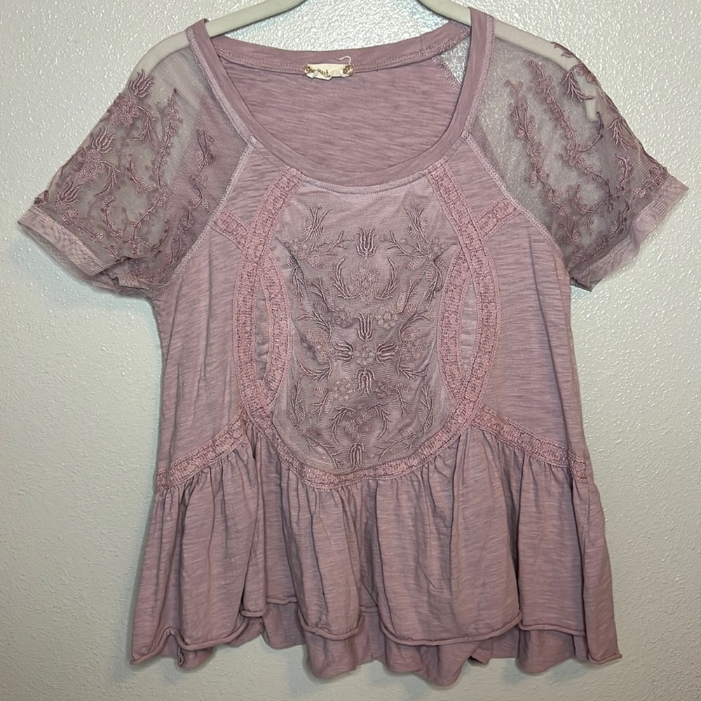 Lavender Altar’d State shirt. Size Small. Good condition just needs steamed.
